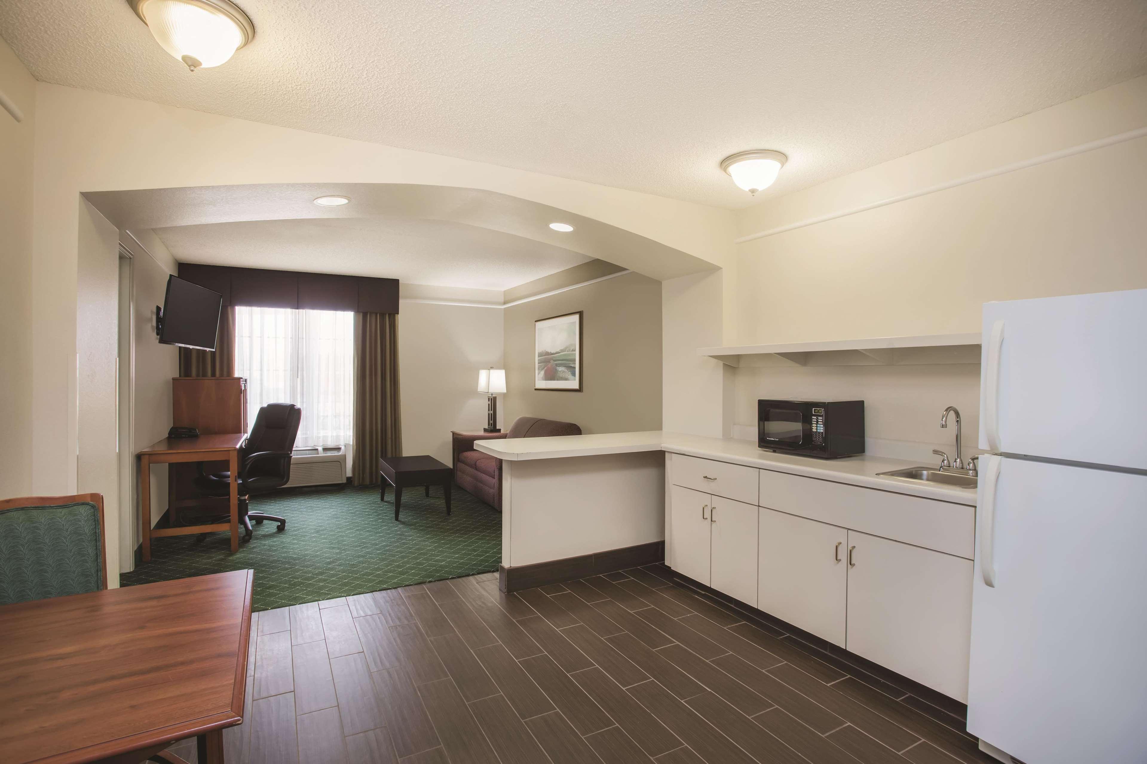 La Quinta By Wyndham Atlanta Hotel