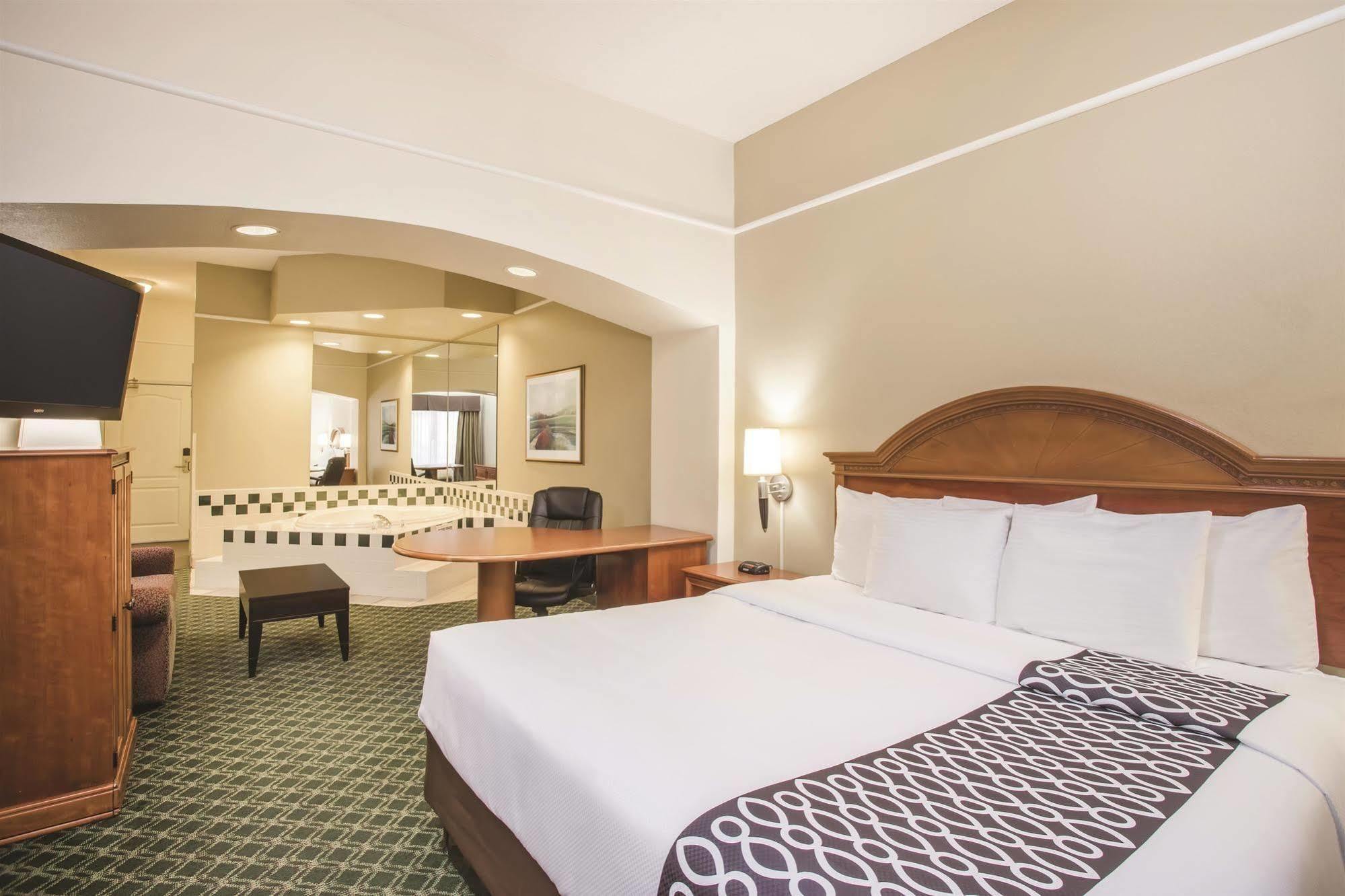 La Quinta By Wyndham Atlanta Hotel 3*